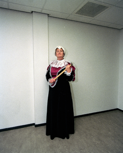 822307 Portret van Trijn van Leemput , een van de vrouwen uit de Utrechtse historie, uitgebeeld tijdens het ...